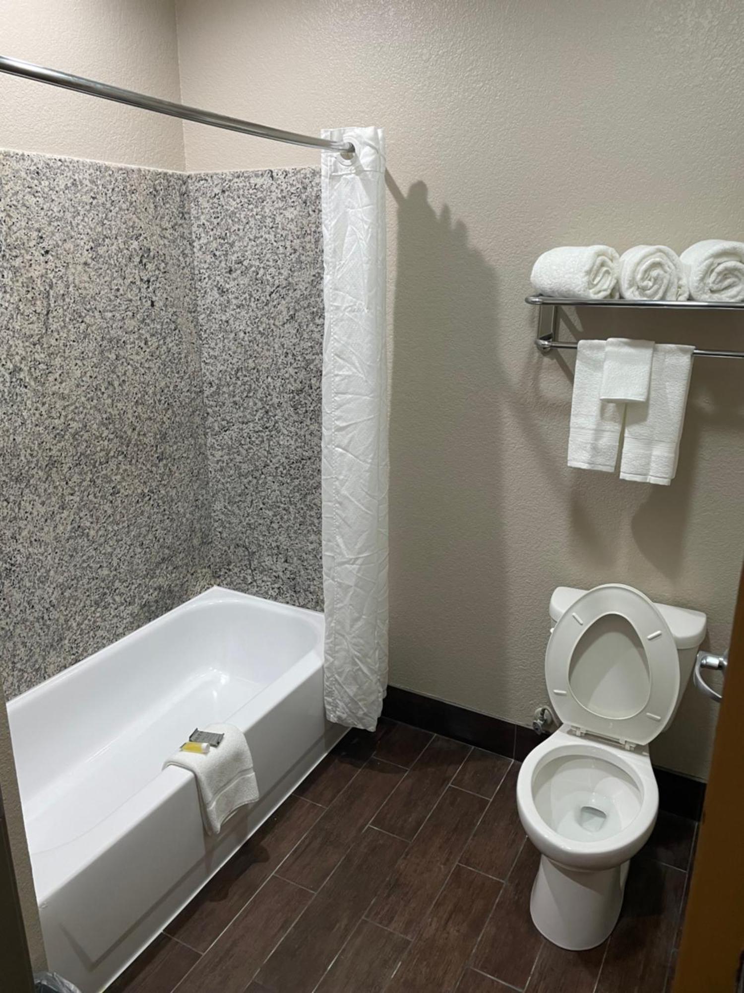 ซูเปอร์ 8 บาย วินด์แฮม ซานอันโตนิโอ/แอลาโมโดเม แอเรีย Hotel ภายนอก รูปภาพ